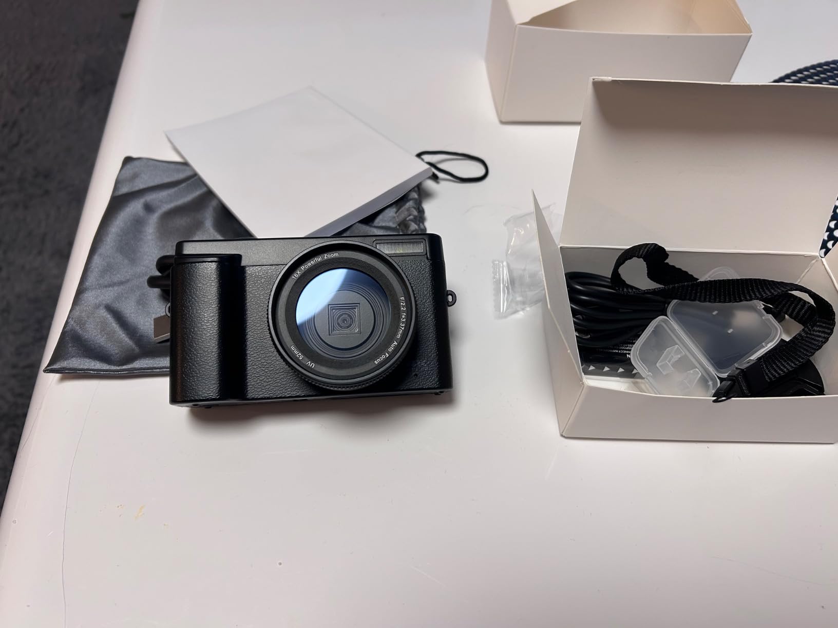 Ixnaiqy Digital Camera Kompaktkamera 4K 48MP Klappdisplay