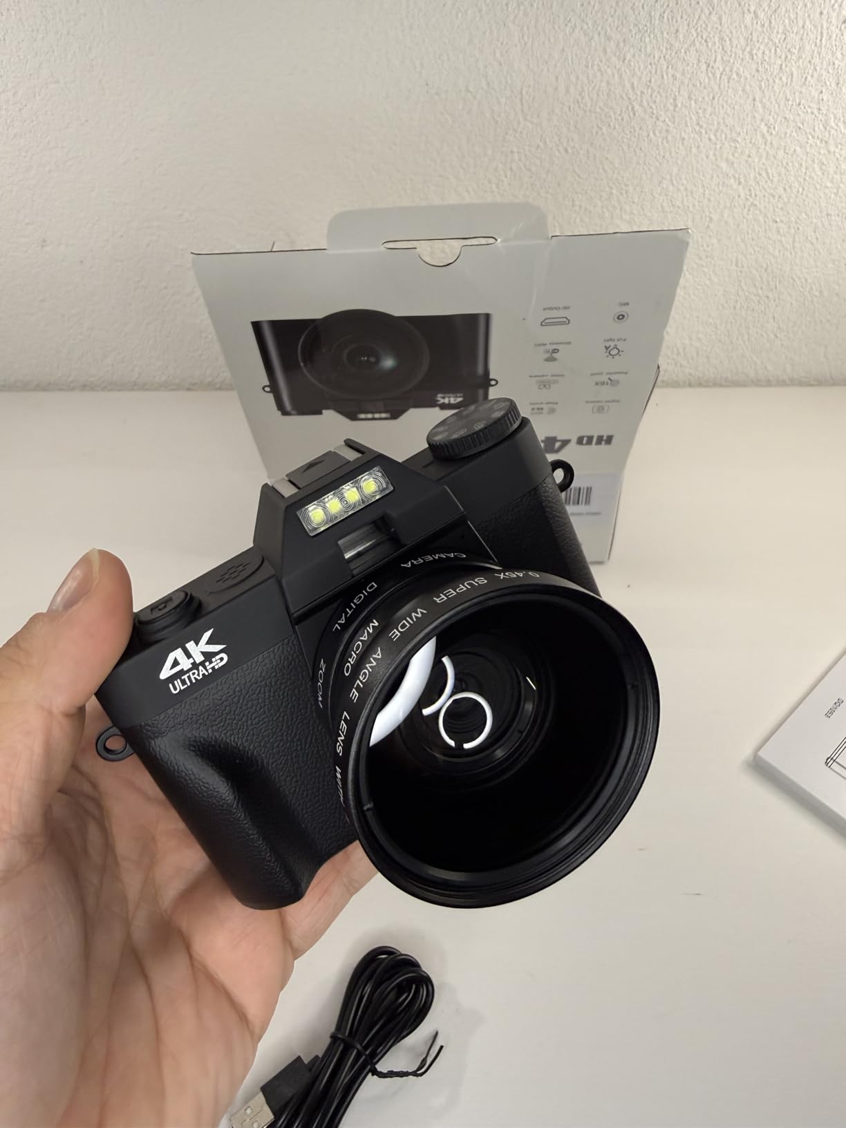 CCN Digitalkamera 4K 48MP Fotokamera Schwarz 32GB Klappdisplay