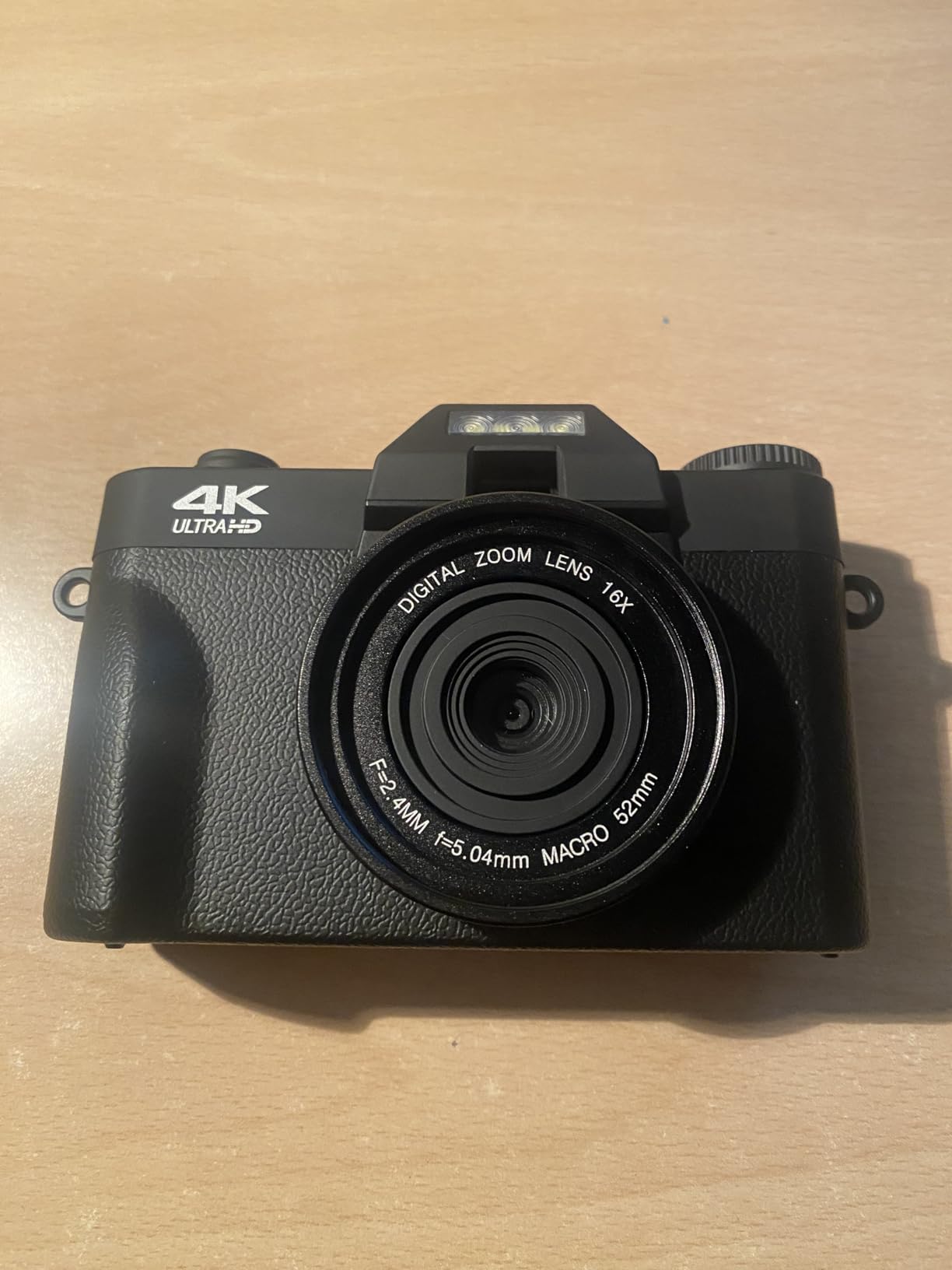 CCN Digitalkamera 4K 48MP Fotokamera Schwarz 32GB Klappdisplay